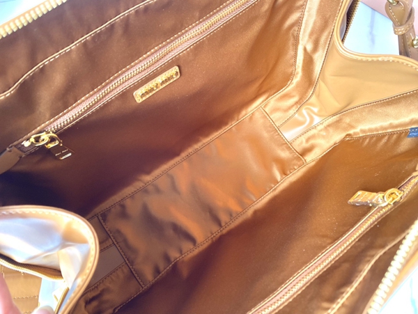 スーパーコピーブランドバッグ角部分ディテール